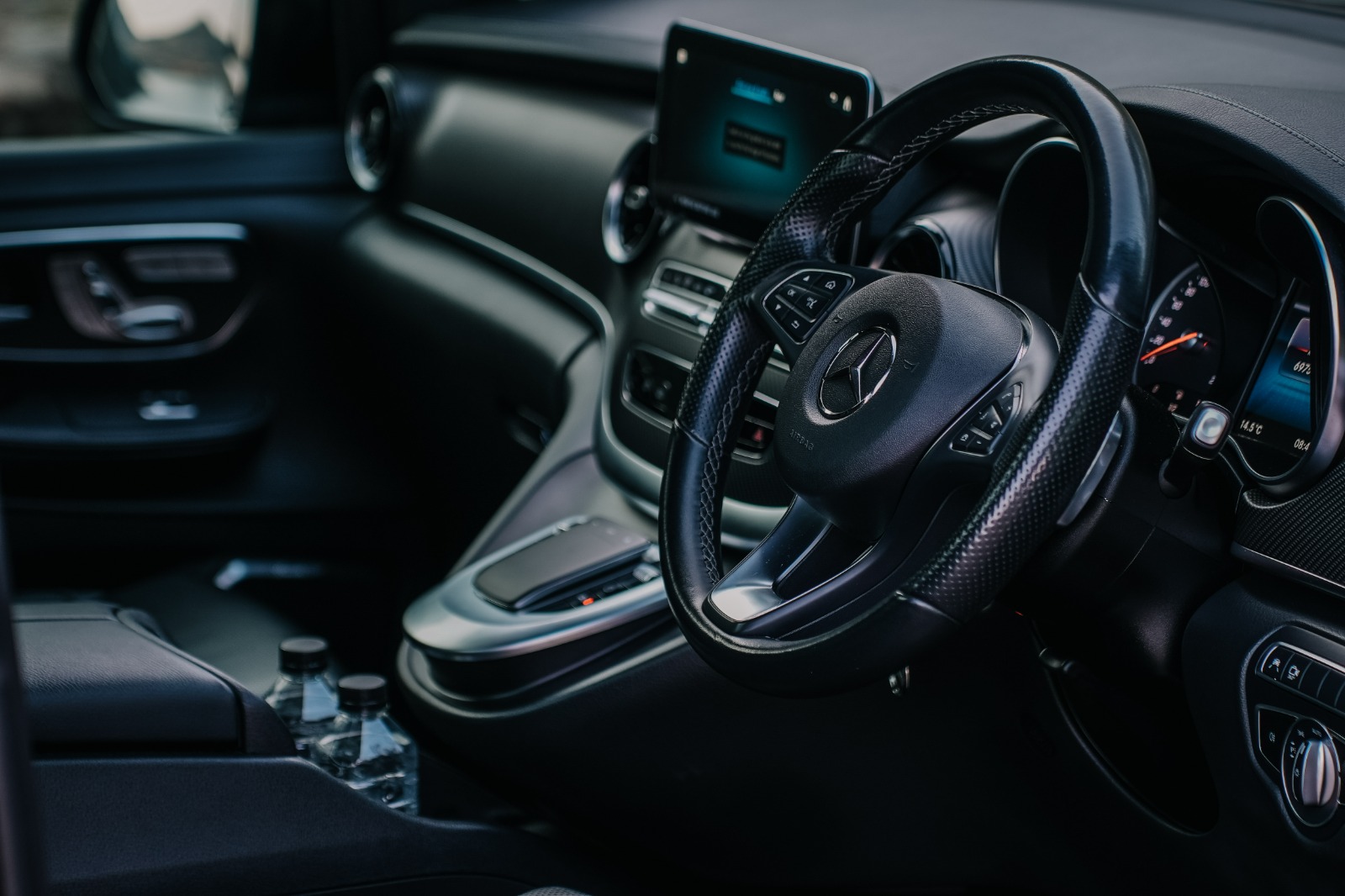 Mercedes-Benz V-Class steering wheel and front cabin